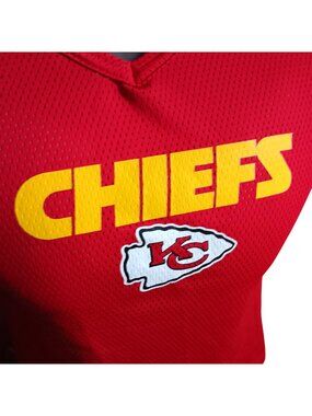 True Vintage T-shirt Small Kansas City Chiefs Mesh V-Neck Jersey Logo Sleeves